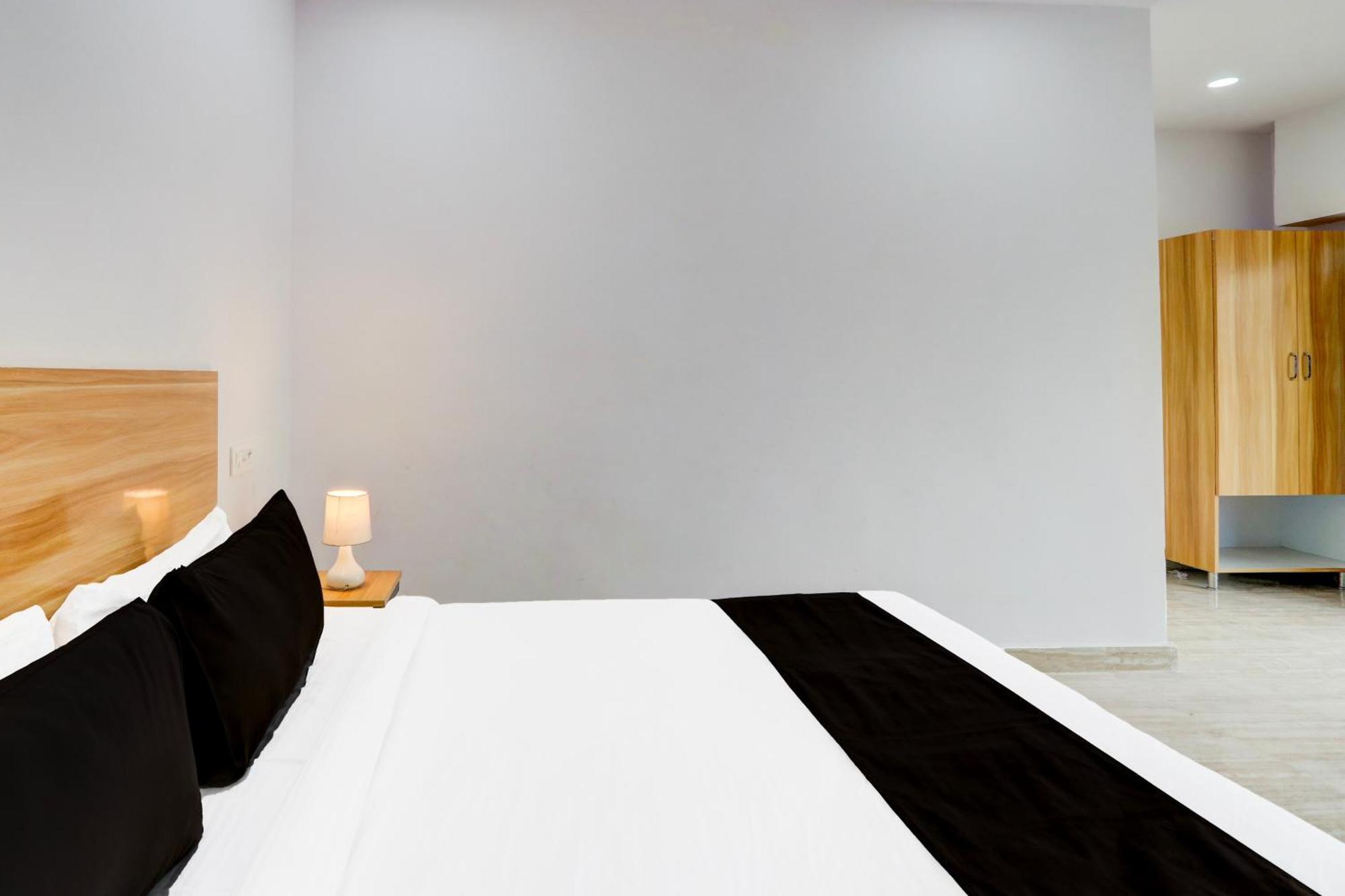 Hotel O Living Tree In Hyderabad Bagian luar foto