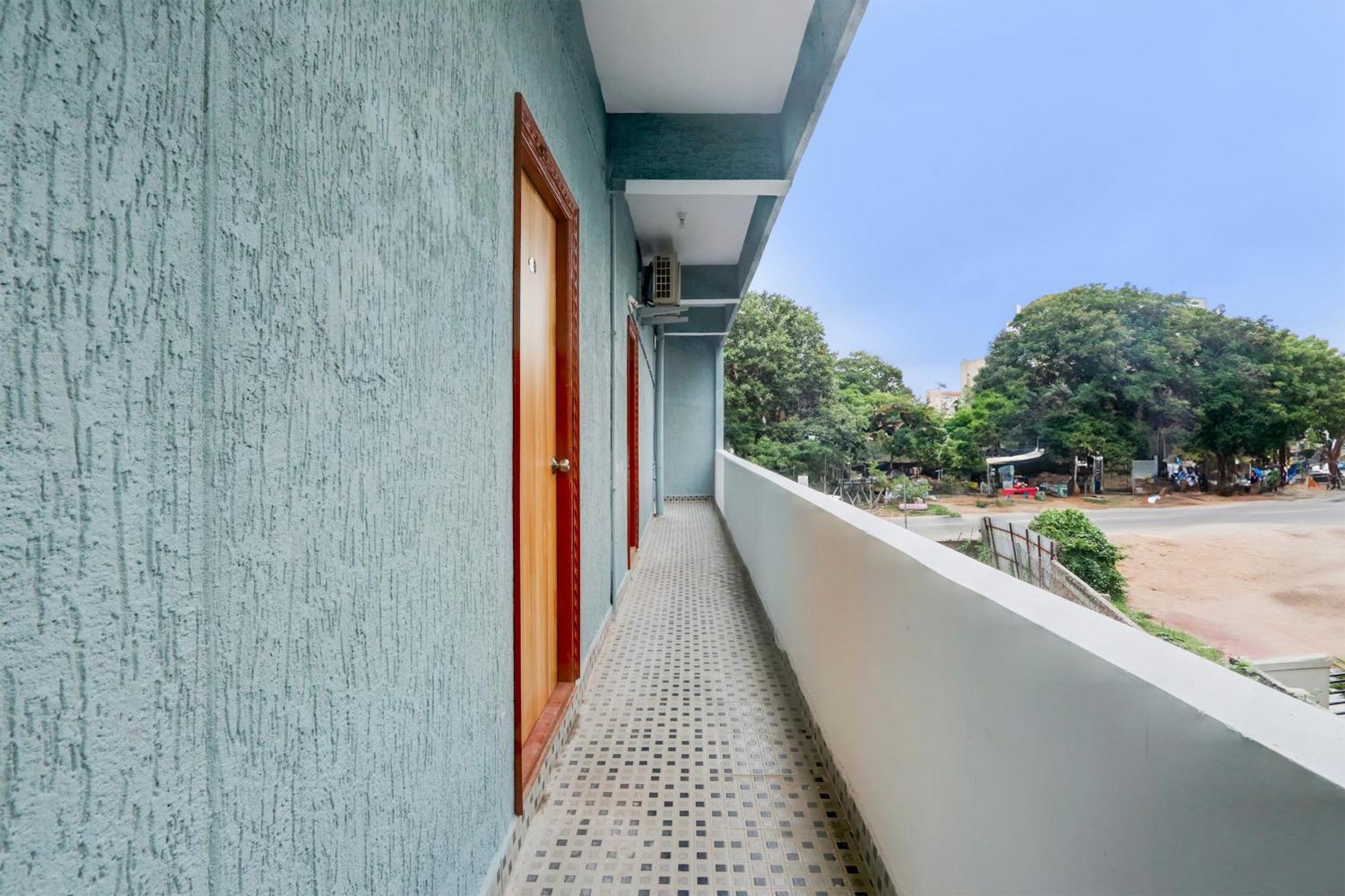 Hotel O Living Tree In Hyderabad Bagian luar foto