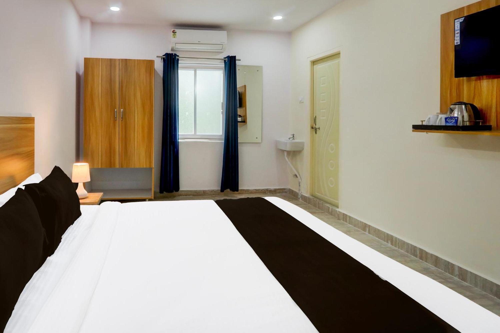 Hotel O Living Tree In Hyderabad Bagian luar foto