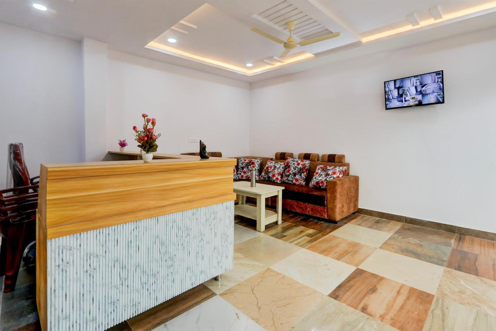 Hotel O Living Tree In Hyderabad Bagian luar foto