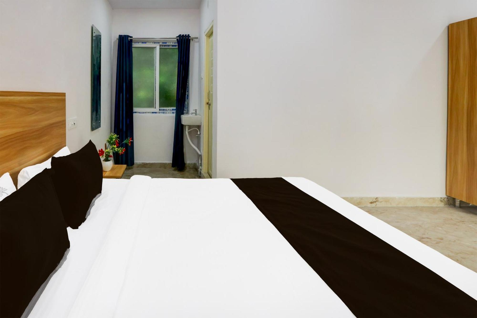 Hotel O Living Tree In Hyderabad Bagian luar foto
