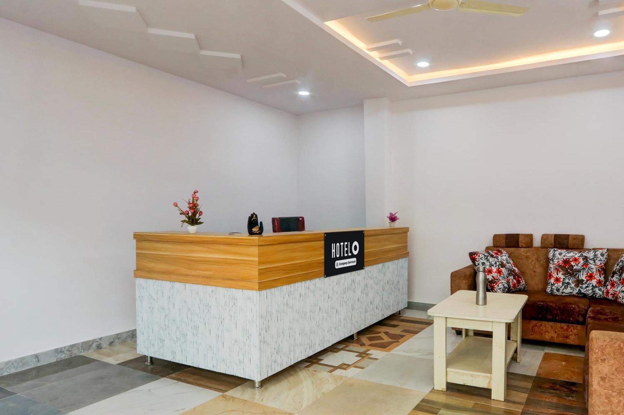 Hotel O Living Tree In Hyderabad Bagian luar foto