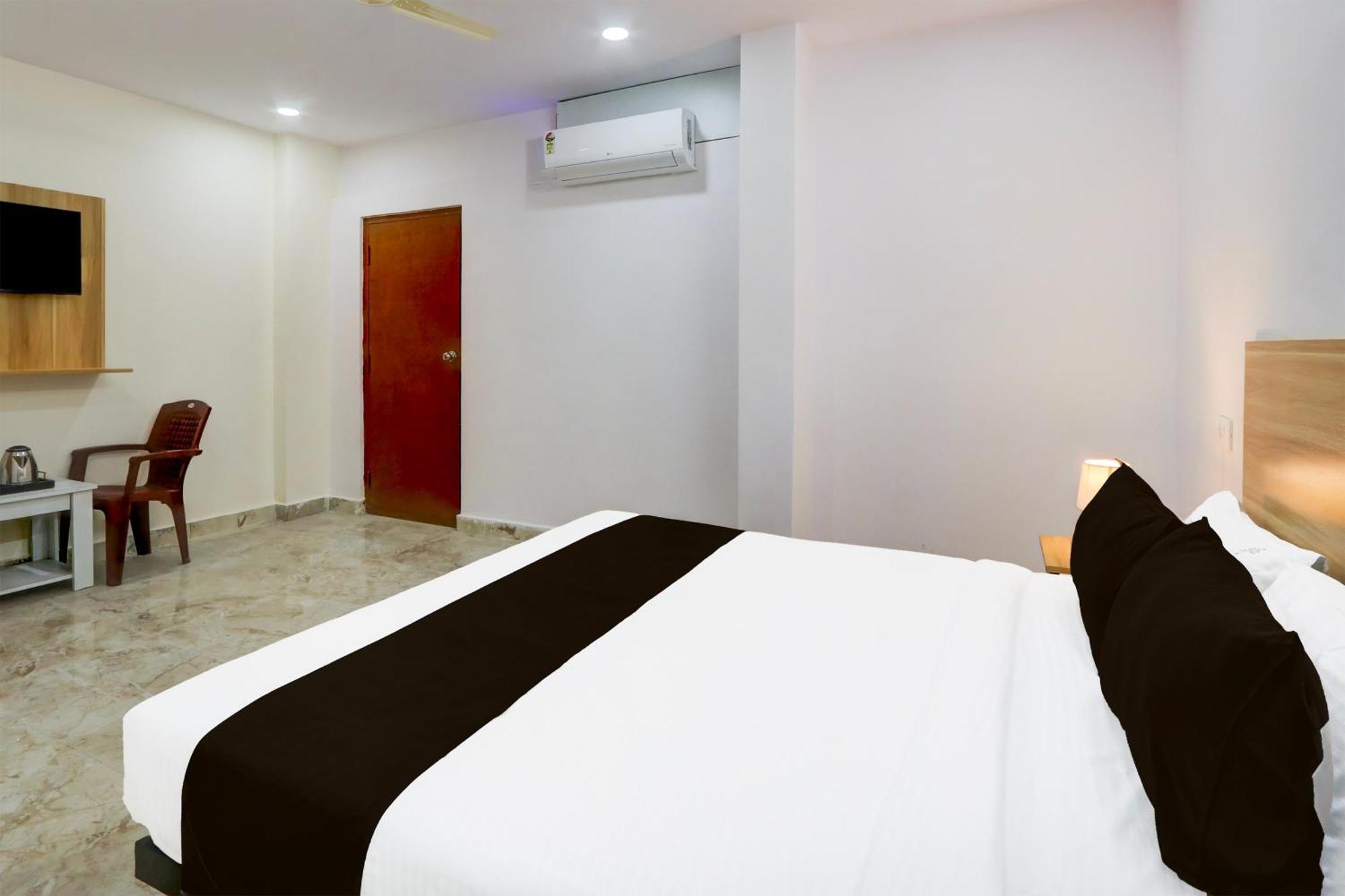 Hotel O Living Tree In Hyderabad Bagian luar foto